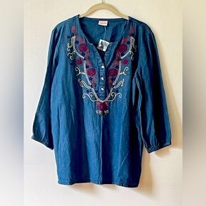 Canyon Sky Women's Embroidered Denim Shirt in Blue - M
